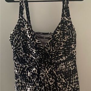 Lands' End Black and White Ruched Swim Top